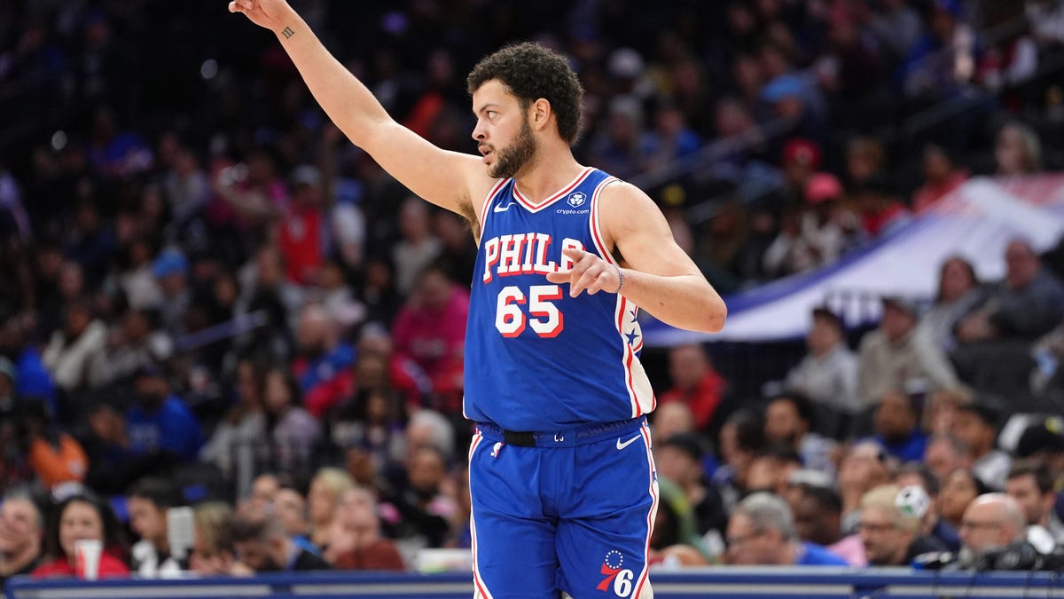 Every player in Philadelphia 76ers history who has worn No. 65