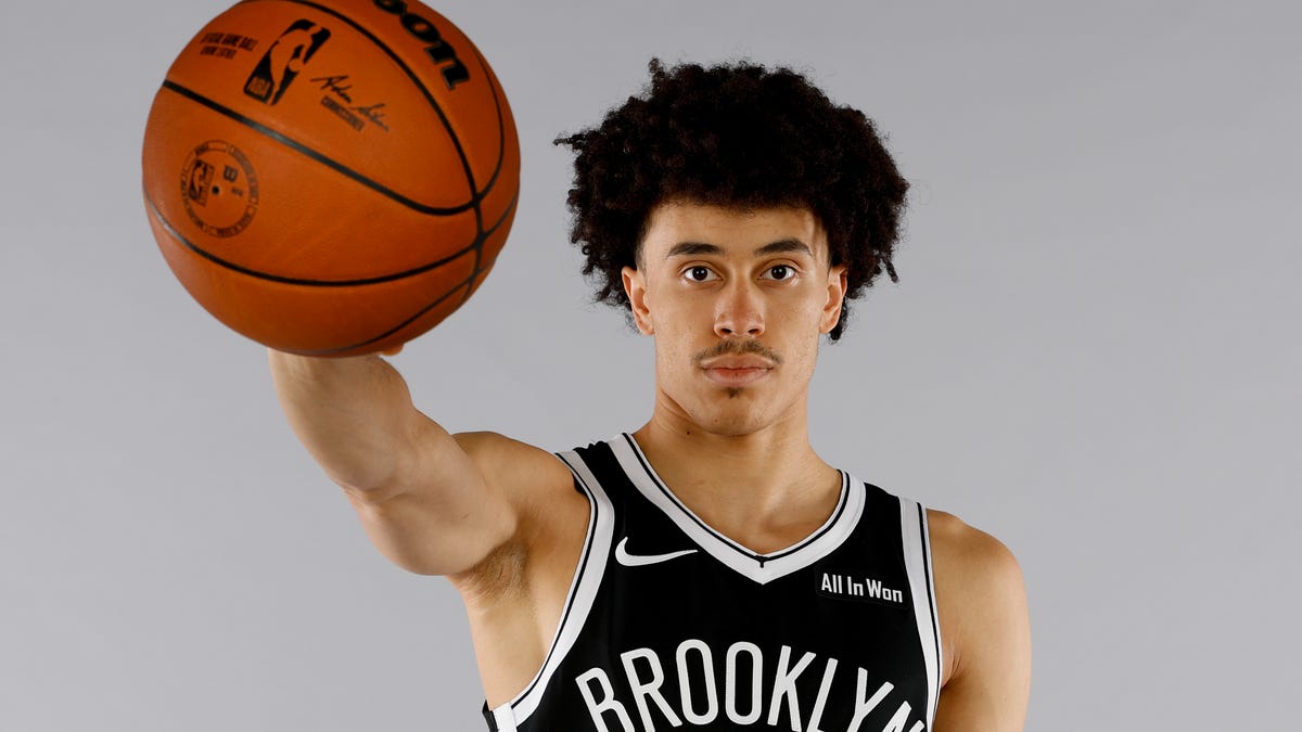 Nolan Traoré makes jersey number change before rookie year