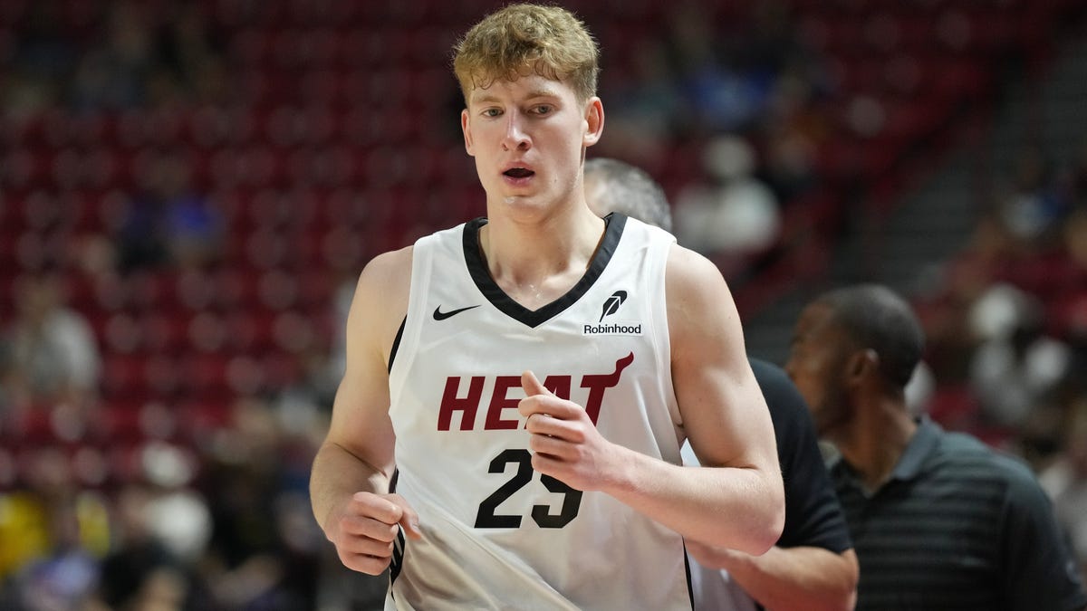 Kasparas Jakučionis explains why he'll wear No. 25 in NBA