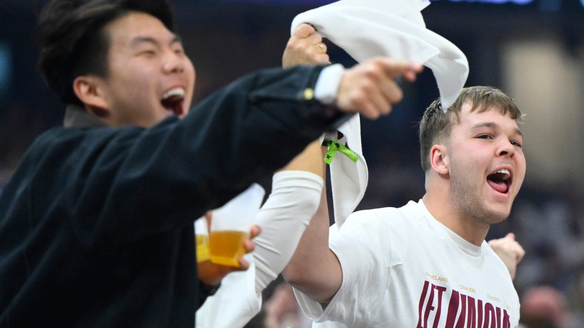 Cavs Instagram asks for reposts from fans with new feature