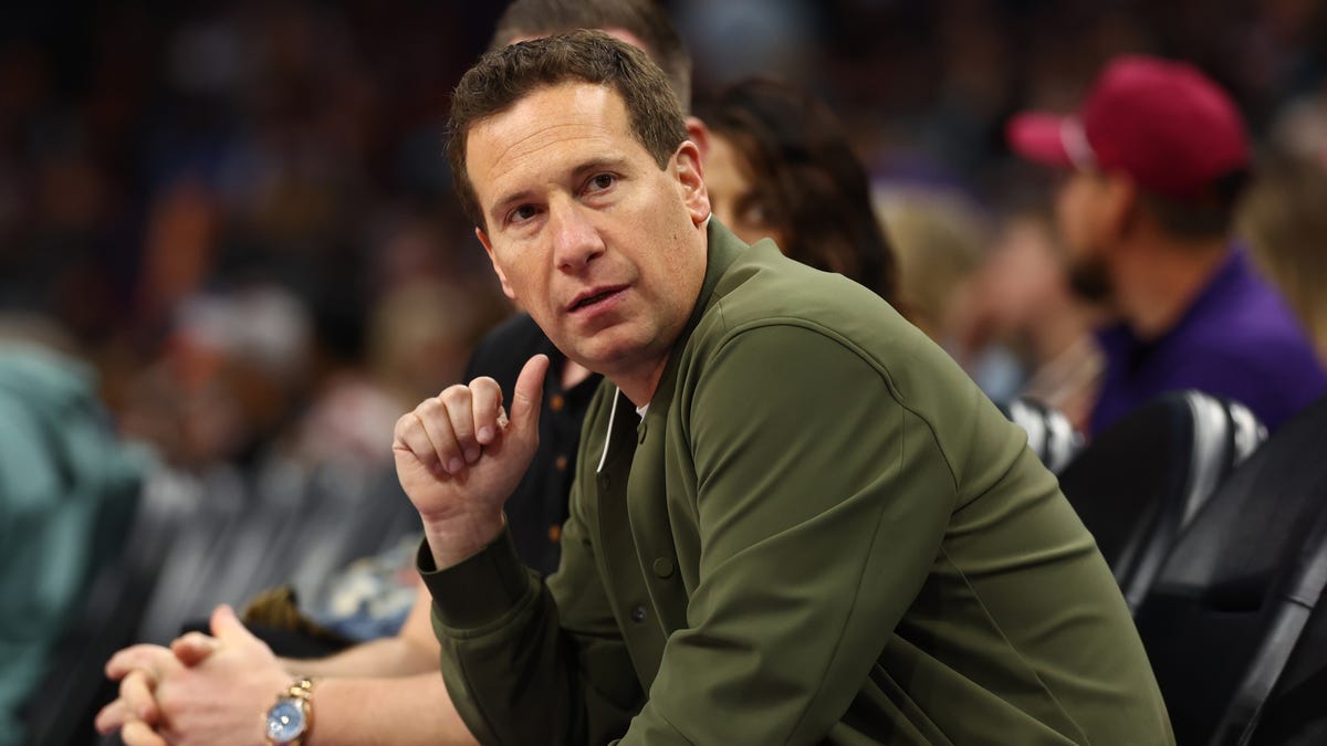 What Phoenix Suns/Mercury minority owners allege