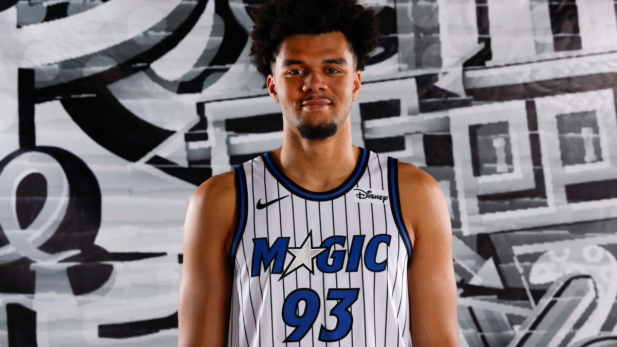 Noah Penda hit the gym with Desmond Bane, others