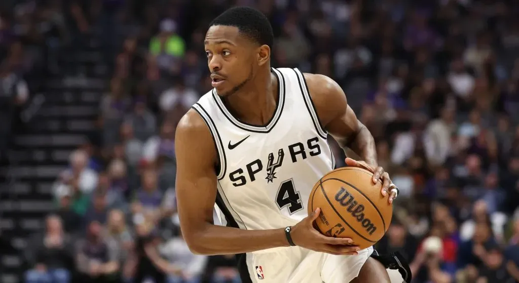 De’Aaron Fox #4 of the San Antonio Spurs dribbles the ball during their game against the Sacramento Kings at Golden 1 Center on March 07, 2025 in Sacramento, California. The is Fox’s first game back in Sacramento after being traded from the Kings.
