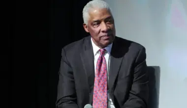 76ers legend Julius Erving makes hilarious comparison involving Michael Jordan in GOAT debate