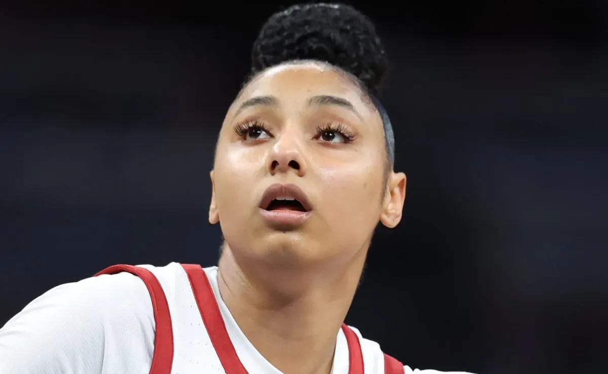 NCAA analyst gets brutally honest on USC's chances without JuJu Watkins