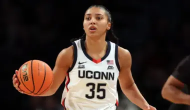 Azzi Fudd beats Stephen Curry in epic three-point shootout