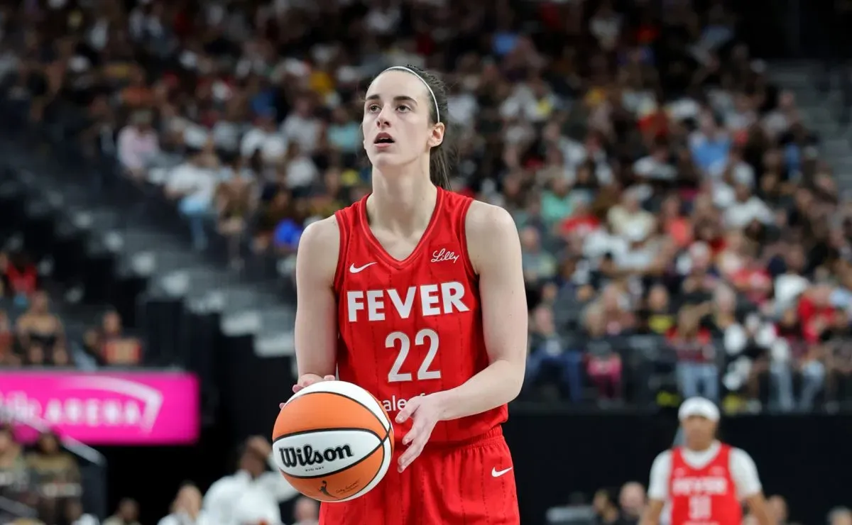 Dawn Staley makes a strong plea to Caitlin Clark's fans