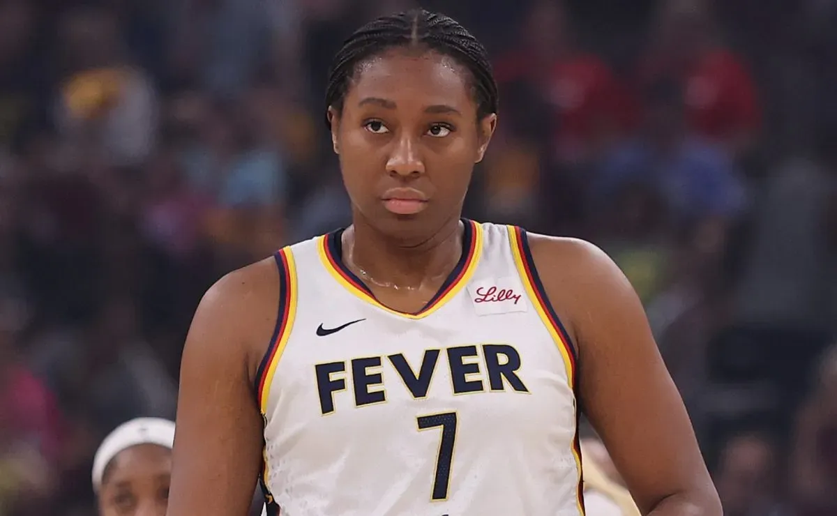 Dawn Staley gushes about Aliyah Boston's surge with Caitlin Clark's injury