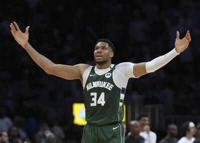 Will Giannis Antetokounmpo play tonight against the New Orleans Pelicans? Latest update on the Milwaukee Bucks star's injury report (April 10, 2025)