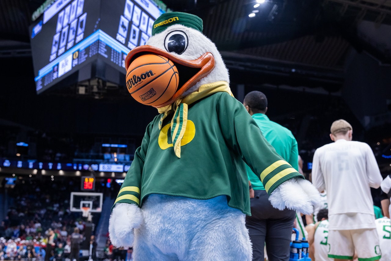 Oregon men’s basketball to play Gonzaga in Portland
