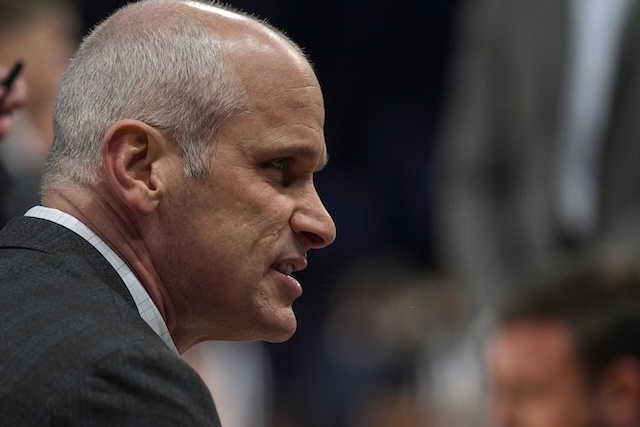 UConn Coach Dan Hurley's Father Wanted Him To Take Lakers Job