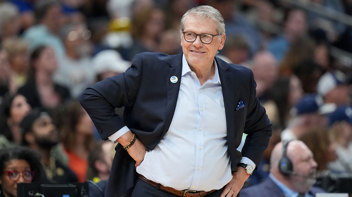 Connecticut Huskies head coach Geno Auriemma watches during the second half against the South Carolina Gamecocks of the national championship of the women's 2025 NCAA tournament at Amalie Arena.