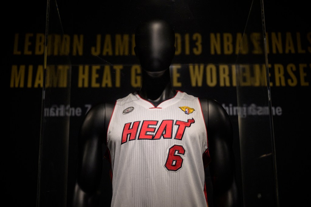 Ex-Miami Heat security guard stole $2 million in memorabilia: DOJ