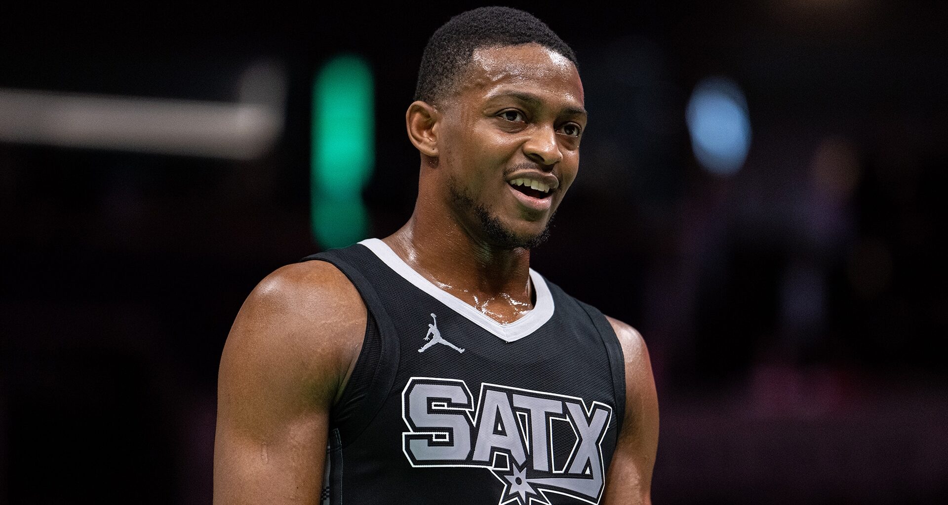 Spurs guard De'Aaron Fox to have season-ending surgery on left pinkie finger