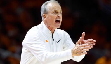 Tennessee gives men’s basketball coach Rick Barnes lifetime contract