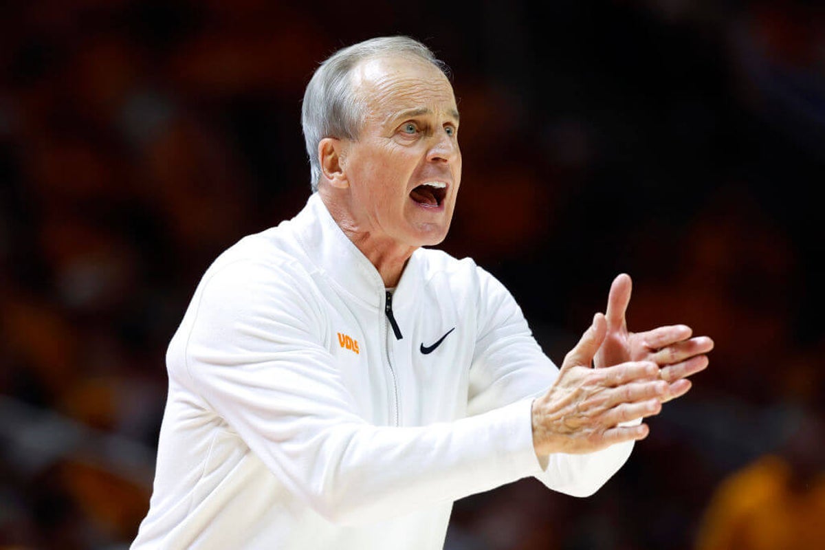Tennessee gives men’s basketball coach Rick Barnes lifetime contract