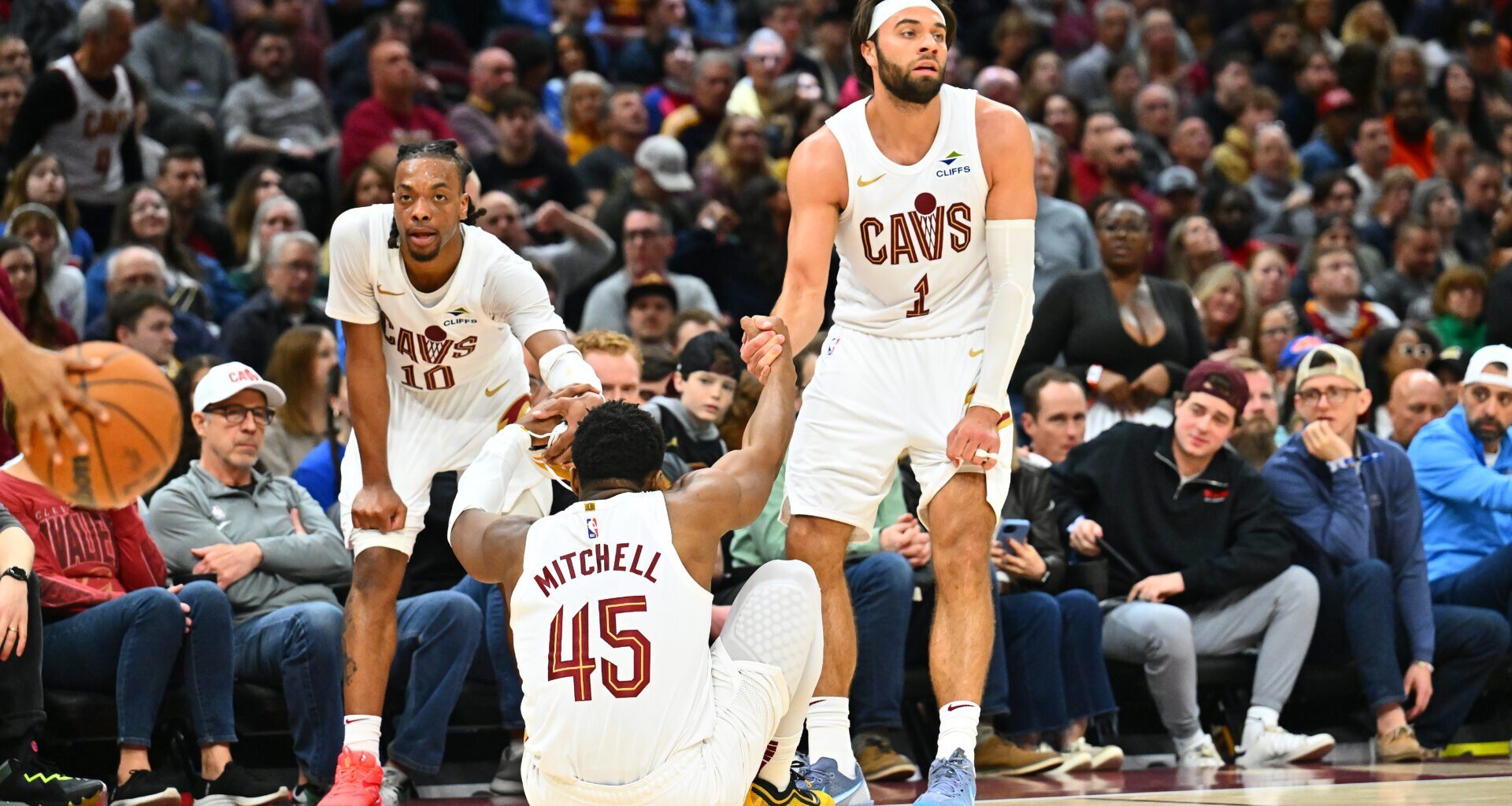 Jeff Teague tells Cleveland Cavaliers player he now has 'a responsibility' to decide the future of the NBA Draft