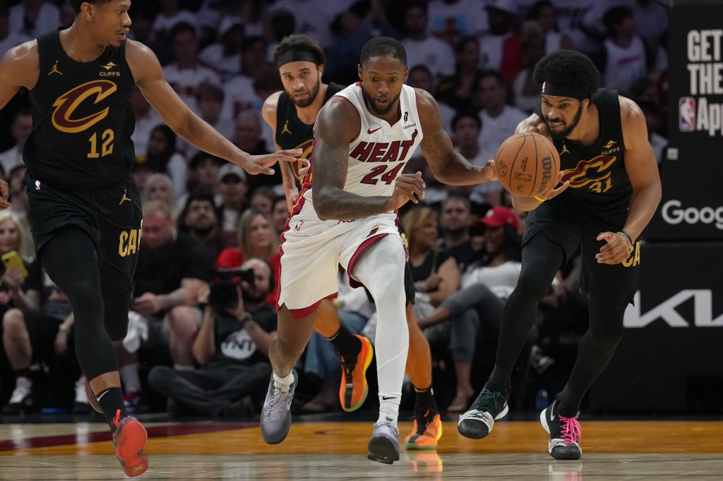 Haywood Highsmith #24 of the Miami Heat dribbles the ball during the game against Cleveland Cavaliers 