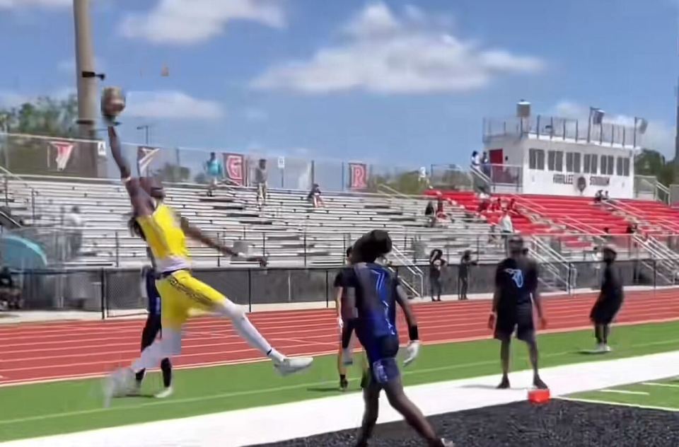 Broxton has been seen easily catching balls in practice