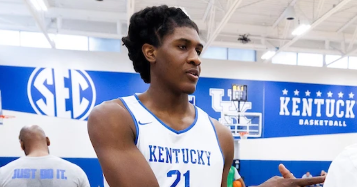 Feb 15, 2025; Austin, Texas, USA; Kentucky Wildcats head coach Mark Pope reacts during the first half against the Texas Longhorns at Moody Center. Mandatory Credit: Scott Wachter-Imagn Images