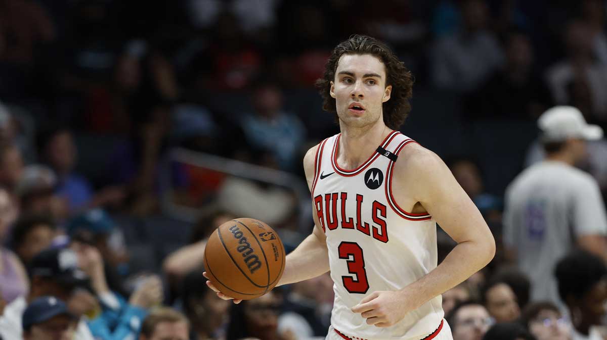 Chicago Bulls guard Josh Giddey (3) brings the ball upcourt against the Charlotte Hornets during the second half at Spectrum Center.