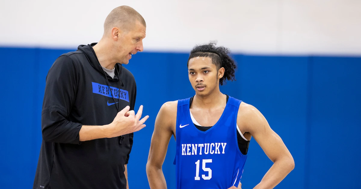 Mark Pope (left) and Jaland Lowe - Chet White, UK Athletics