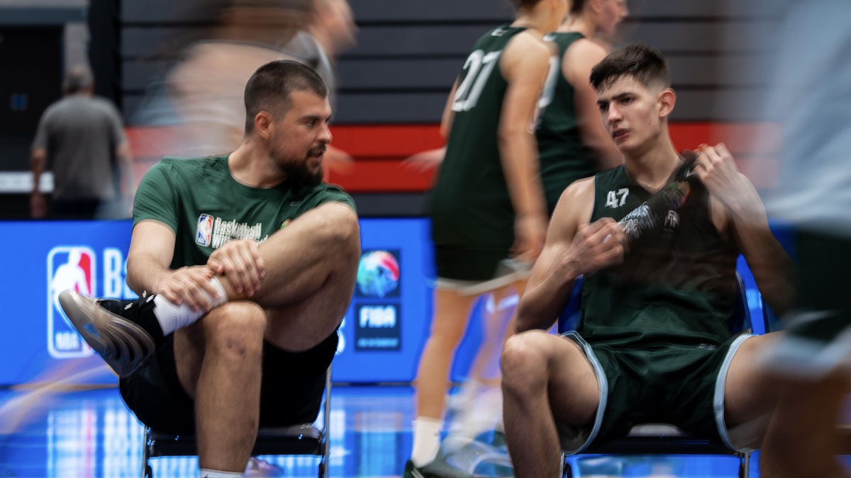 LA Clippers center Ivica Zubac coaching at Basketball Without Borders camp