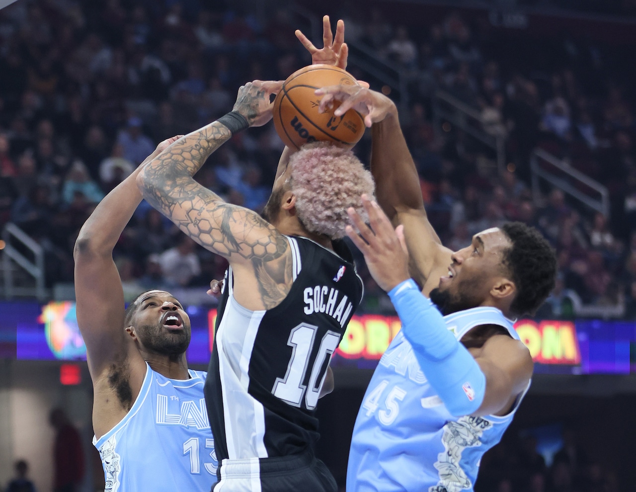 Cavs are on yet another winning streak after downing the Spurs, 124-116