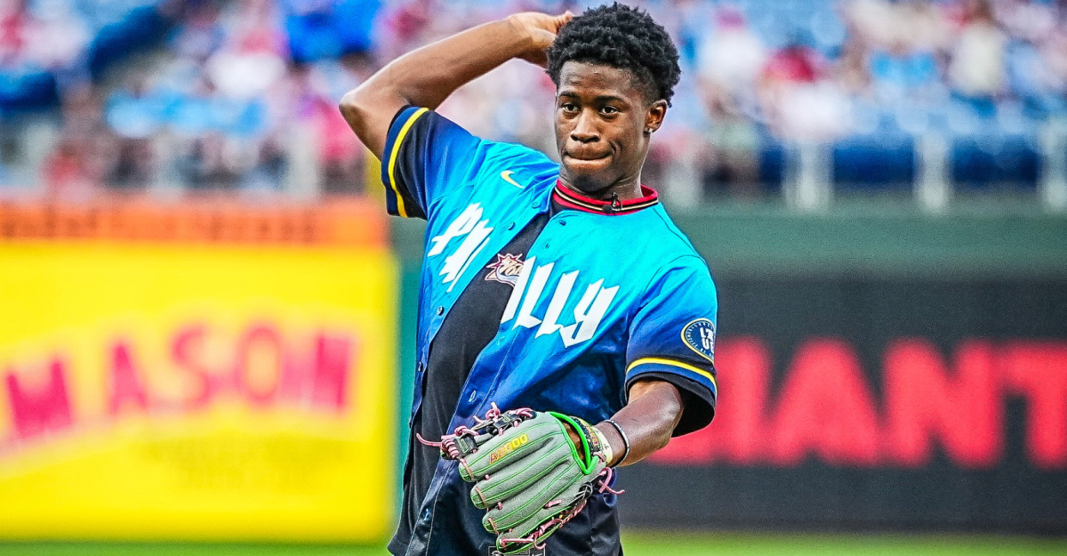 VJ Edgecombe throws out first pitch at Phillies game