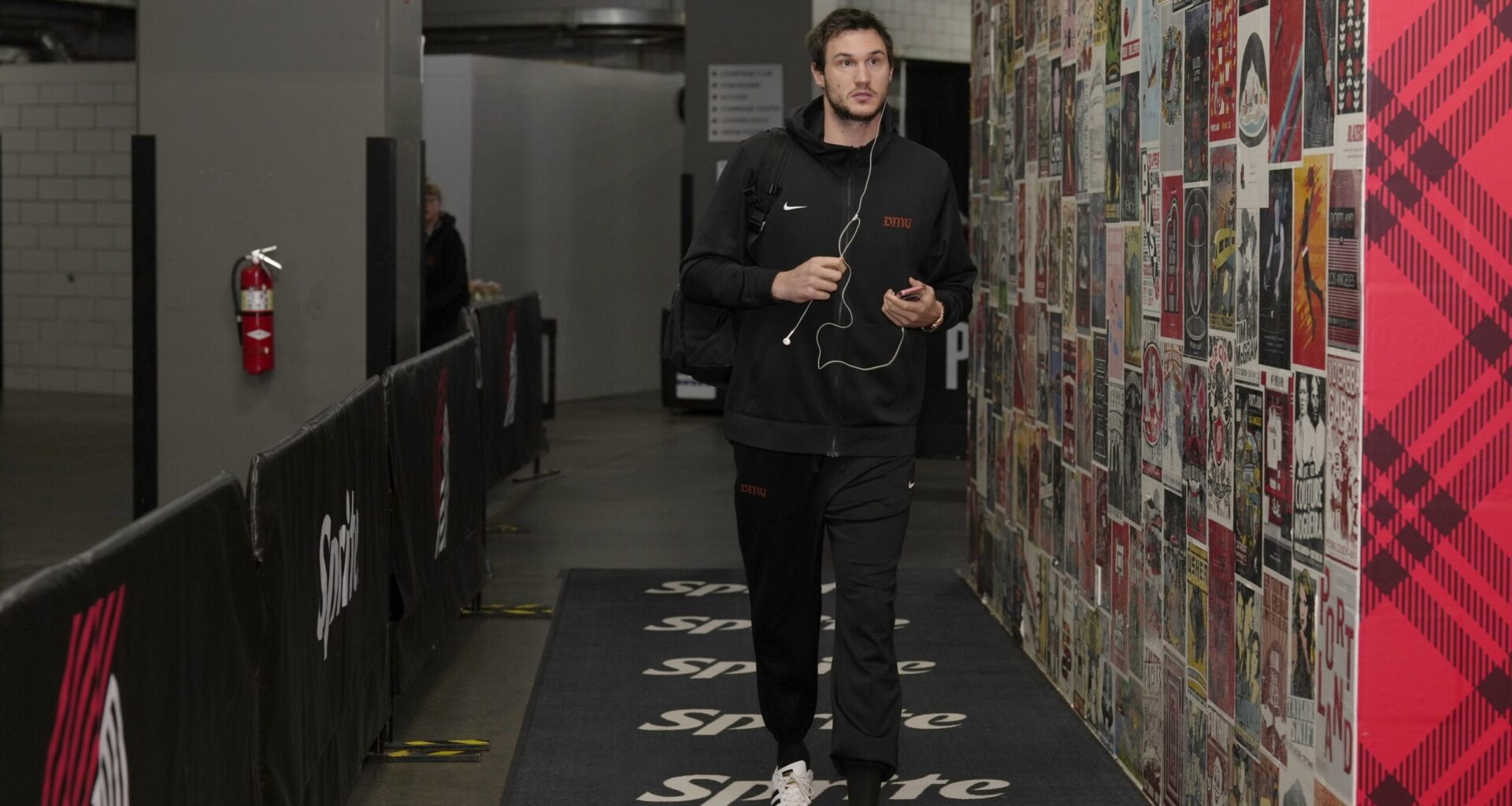 Lakers Interested In Trading For Pistons' Danilo Gallinari