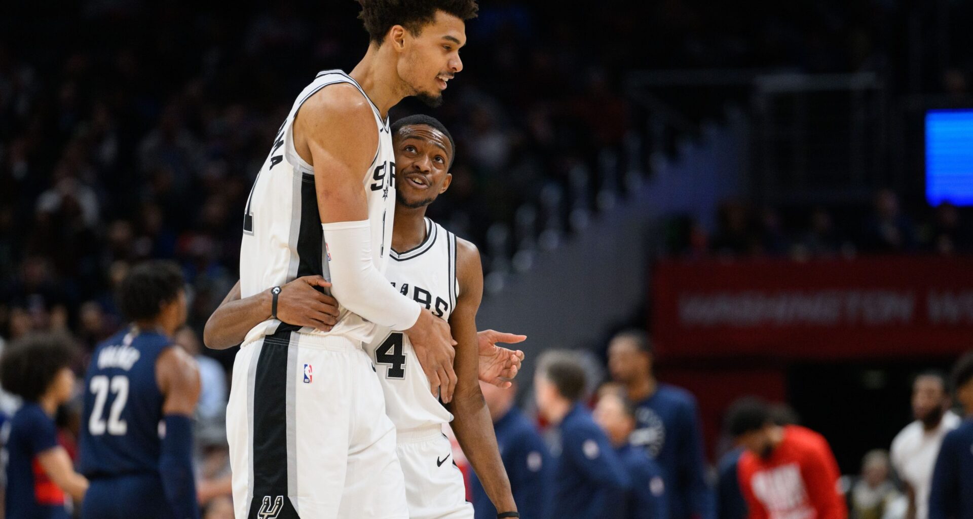 Spurs Go All In With Polarizing De'Aaron Fox Extension – The Lead