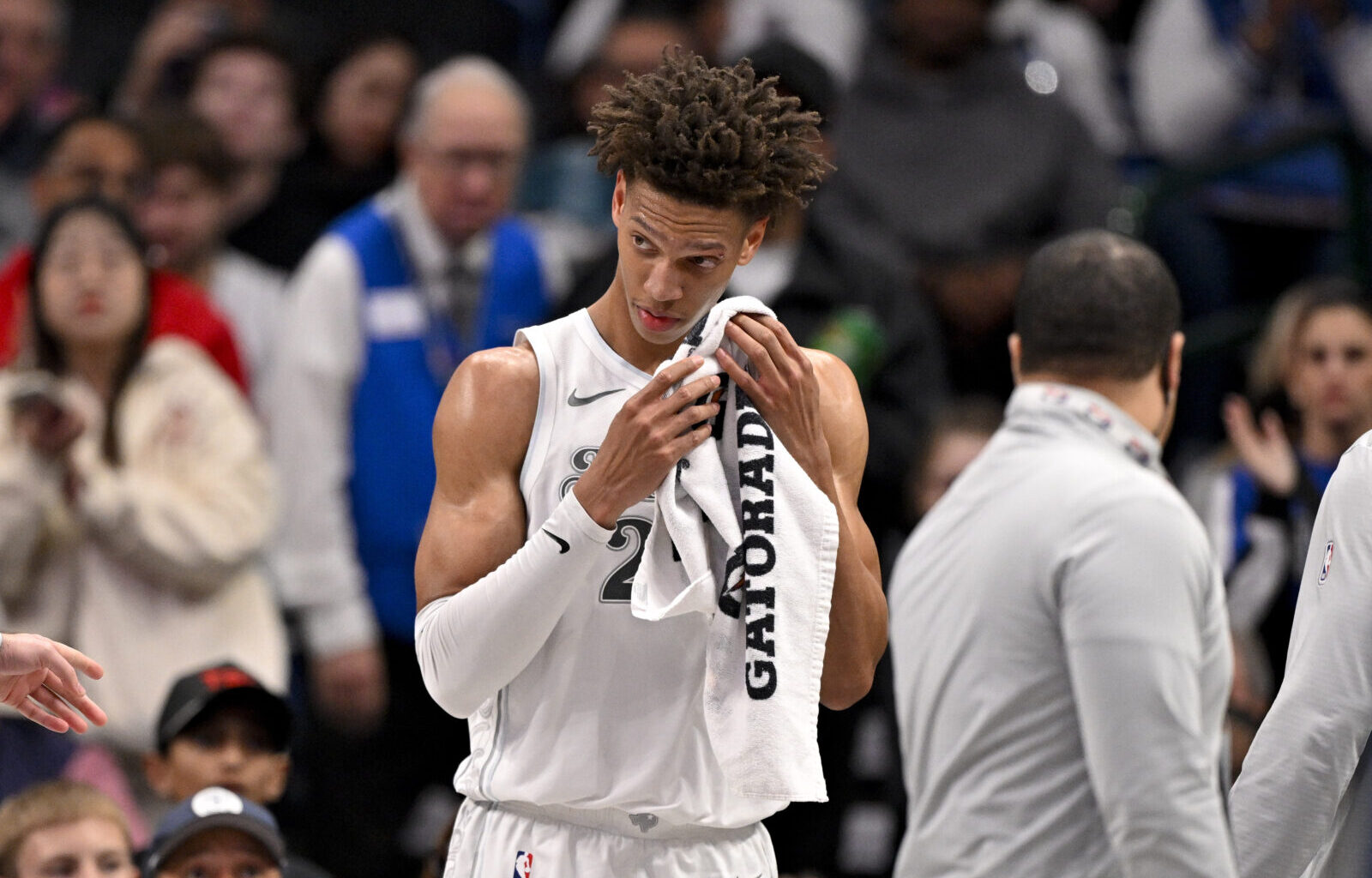 Report: Denver Nuggets add Kessler Edwards on an Exhibit 10 contract