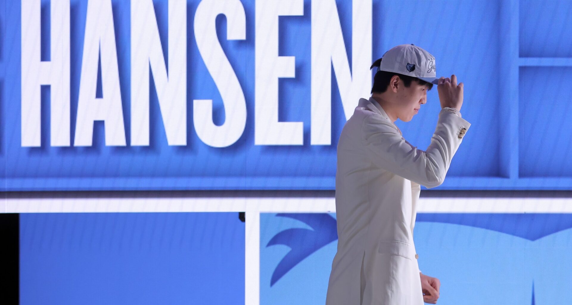 Everyone Loves Yang Hansen, And It Should Not Be Surprising