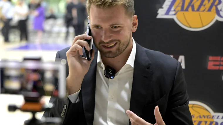 Lakers prove Luka Doncic is Los Angeles's franchise player with 6,200-mile gesture image