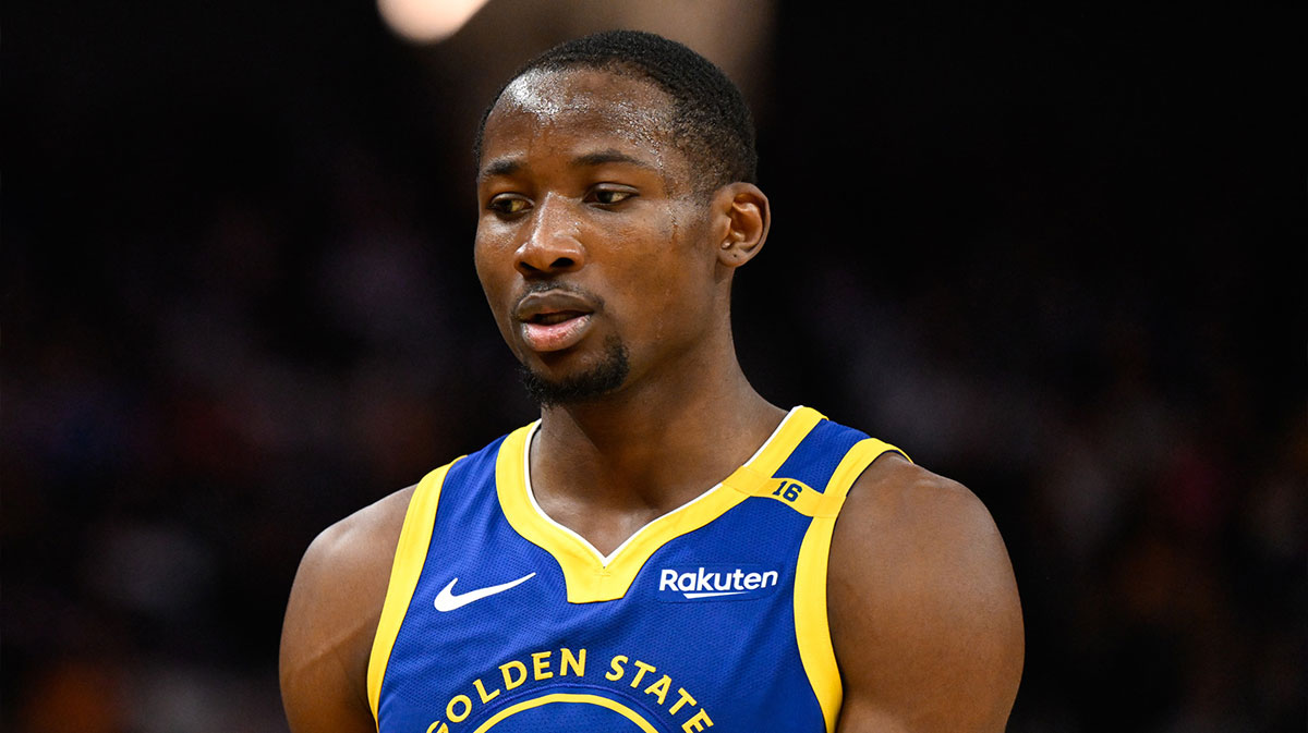 Golden State Warriors forward Jonathan Kuminga (00) looks on against the Indiana Pacers in the third quarter at Chase Center.