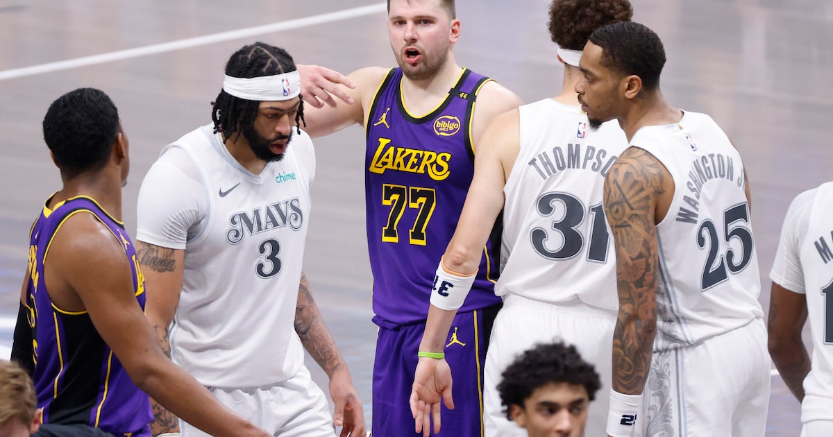 When will Mavericks play against the Lakers?