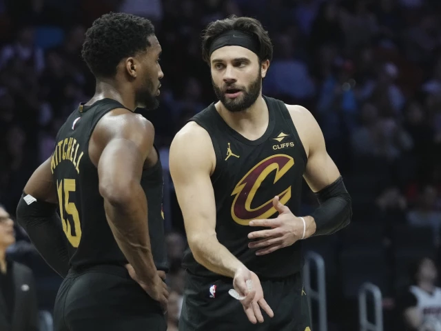 strus suffered a jones fracture a broken bone connecting the small toe to the foot during recent off season training