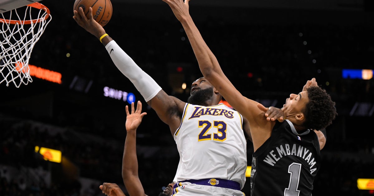 Anthony Davis, LeBron James lead Lakers past Spurs 120-115 to open NBA Cup title defense