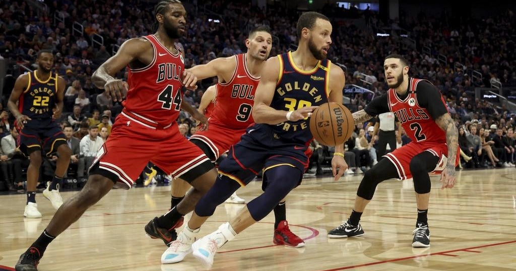Stephen Curry scores 21 points in Warriors' 131-106 victory over the Bulls