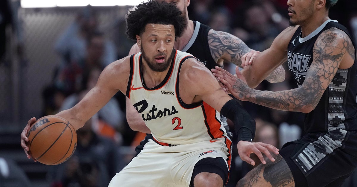 Detroit Pistons use big run to beat San Antonio Spurs 125-110