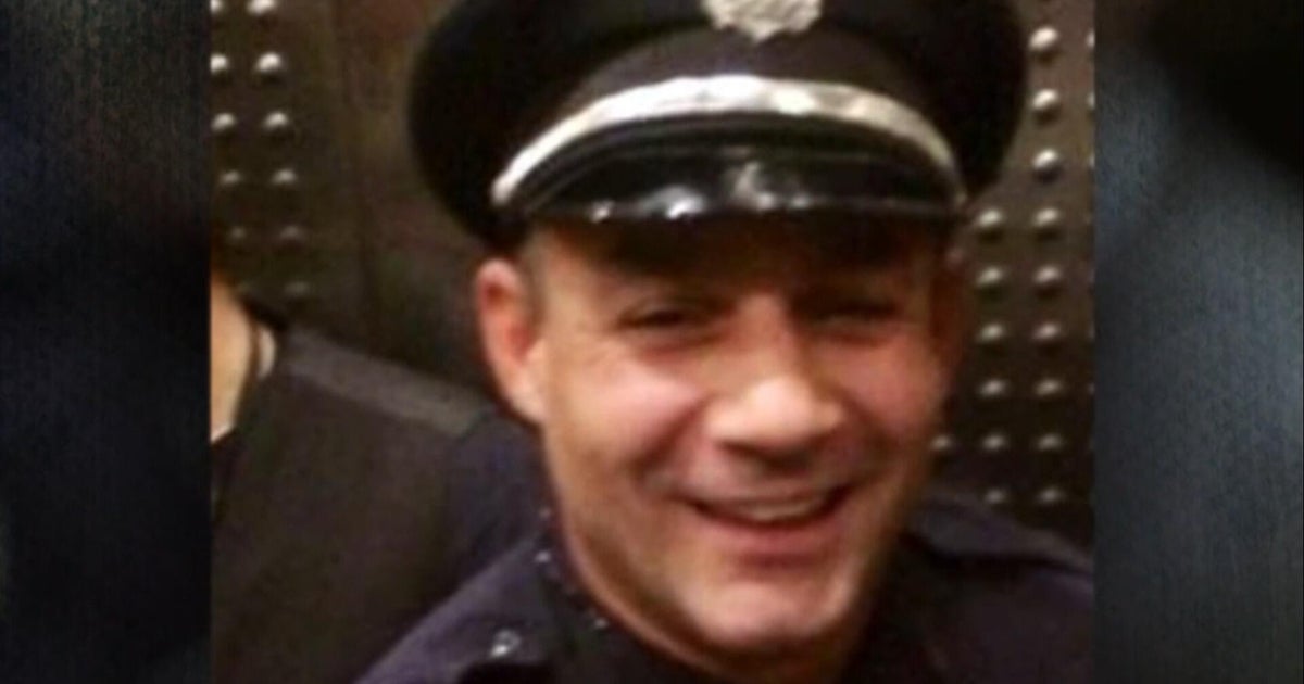 Former cop accused in Miami Heat memorabilia heist