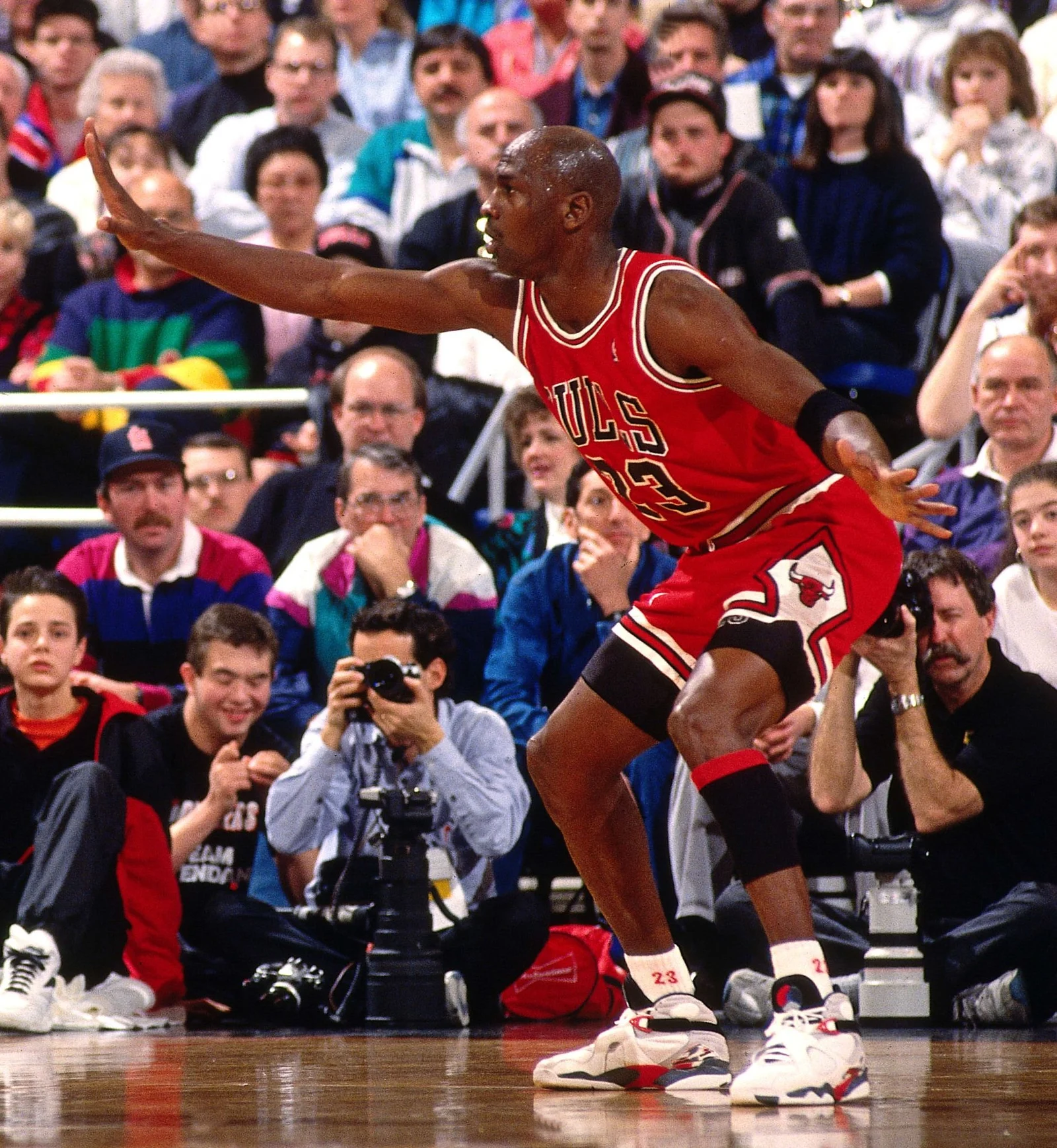 Michael Jordan Air Jordan 8 Bugs in 1992-93