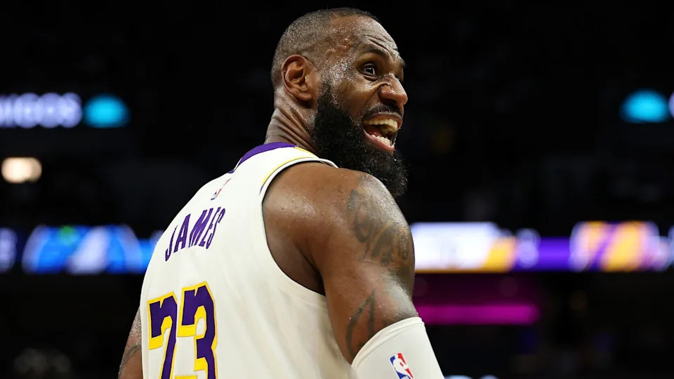 LeBron James Reportedly Being Courted by 4 Teams Amid Lakers Trade Rumors