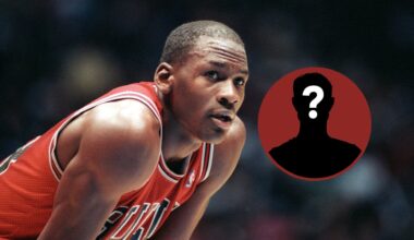 Ex-New York Knicks star Allan Houston names the 90s player who stood out most along with Michael Jordan