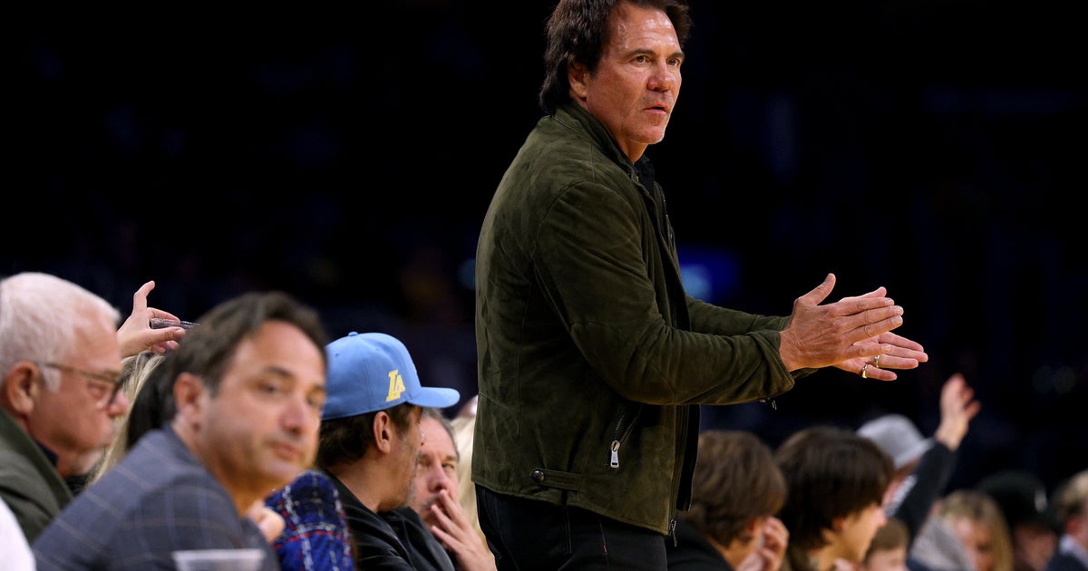 Pistons owner Tom Gores, star-studded investor team submits bid to bring WNBA franchise back to Detroit
