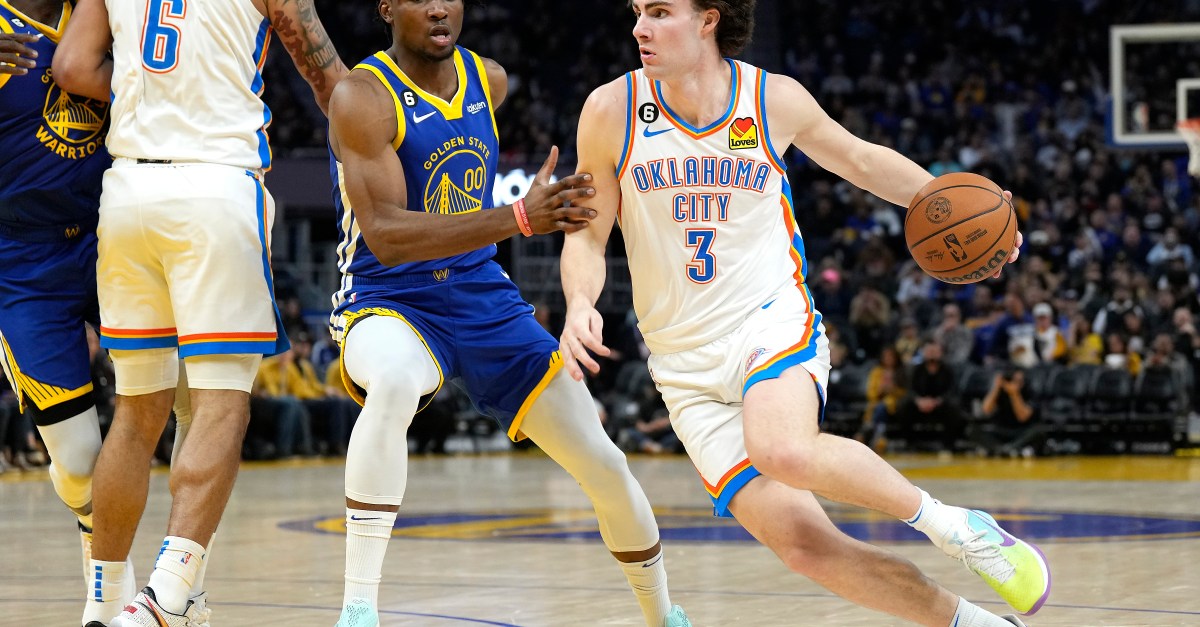 Warriors reportedly interested in Bulls restricted free agent.