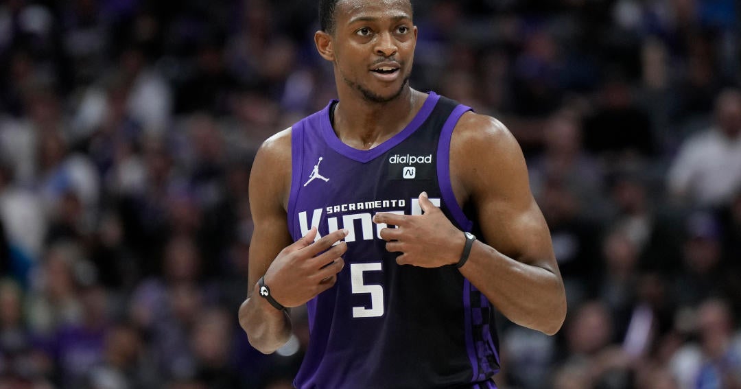 Kings rally in 4th quarter, begin 2025 with win over 76ers