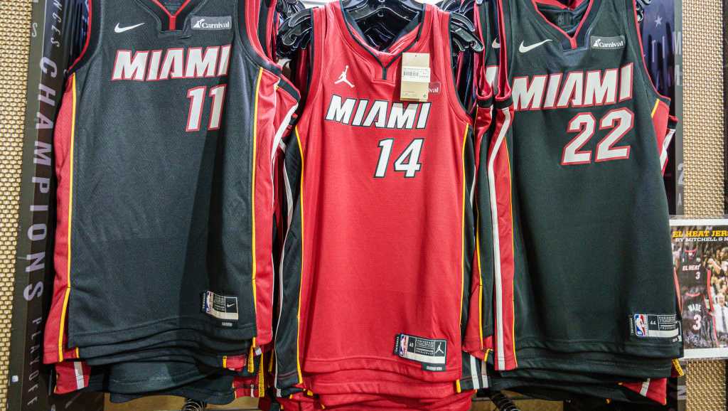 Former Miami Heat security officer pleads guilty to selling stolen memorabilia