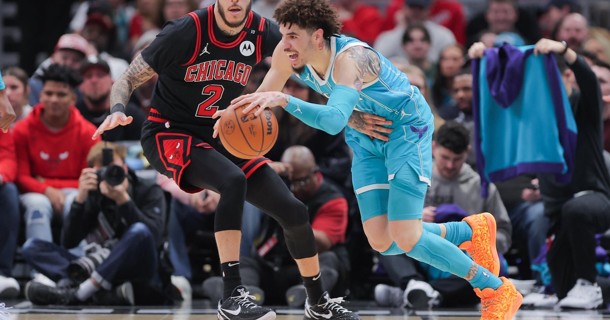 Ball and Bridges lead Hornets to wild 125-123 win over Bulls