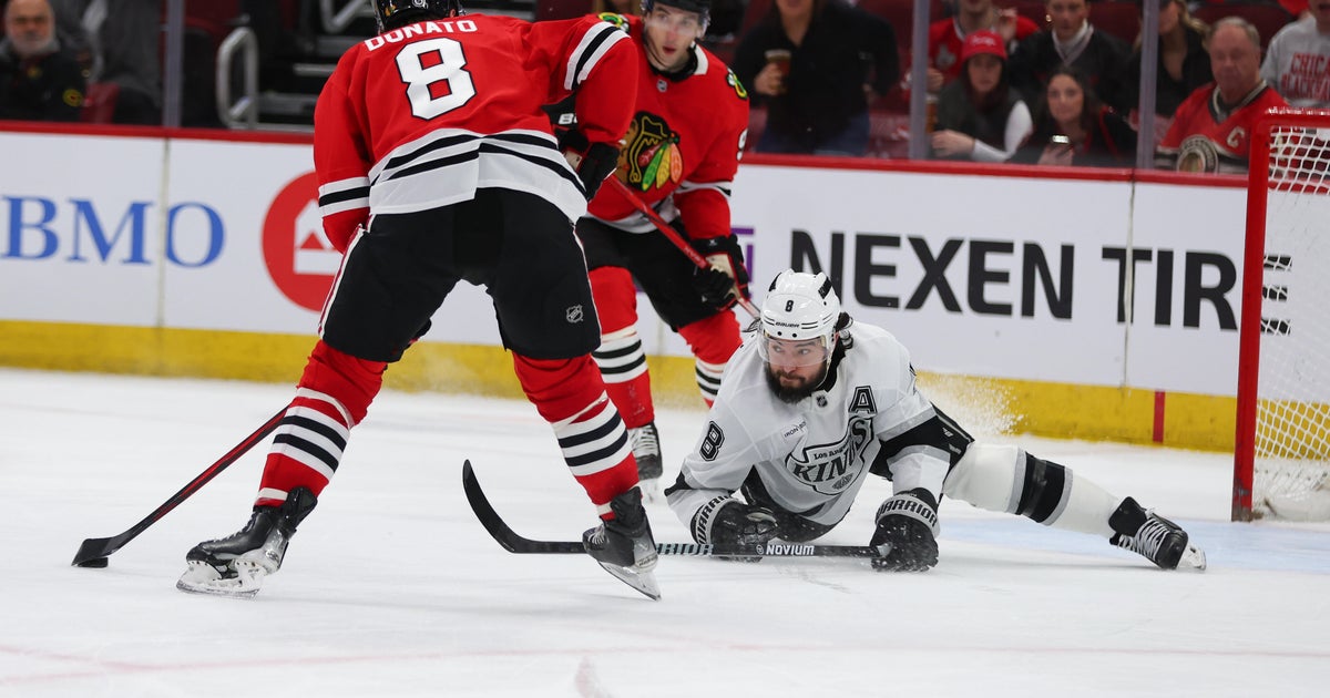 Knight stars in Chicago debut as Blackhawks beat slumping Kings